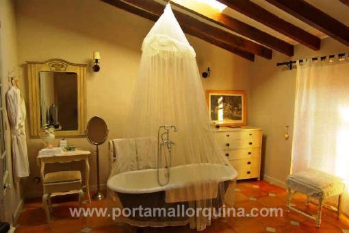 Bezauberndes Badezimmer