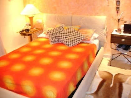 Eines der freundlich eingerichteten Schlafzimmer.