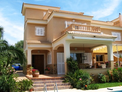 Haus in Bahia Azul