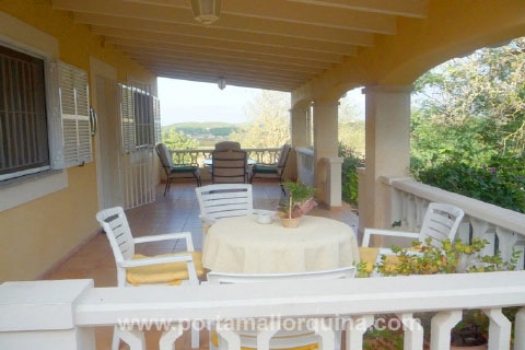 Überdachte Terrasse