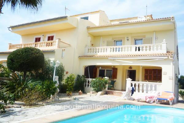 Haus in Bahia Azul