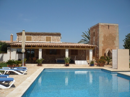 Ansicht des Hauses und Pool