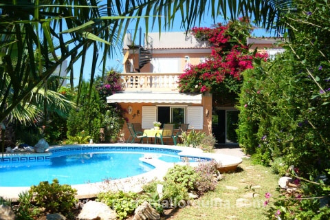 Haus in Bahia Azul