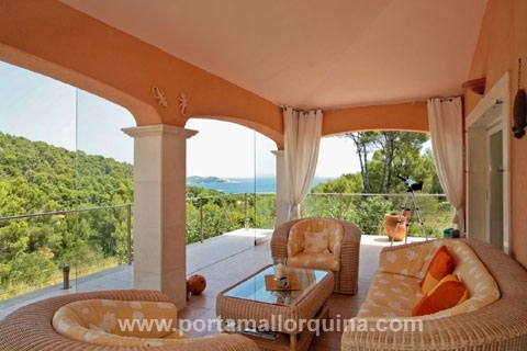 Überdachte Terrasse