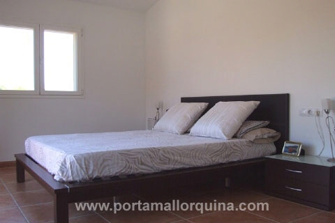 1 von 4 Schlafzimmern (Hauptschlafzimmer)