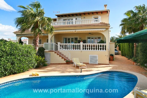 Haus in Bahia Azul