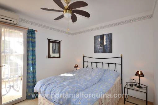 Schlafzimmer mit Terrassenzugang