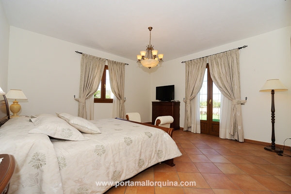 Besonders großzügiges Schlafzimmer