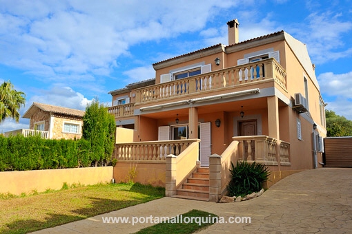 Haus in Bahia Azul
