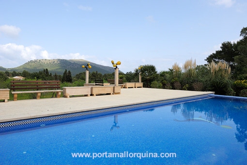 Pool mit grandioser Aussicht