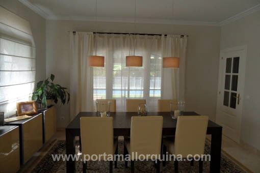 Gemütliches Esszimmer