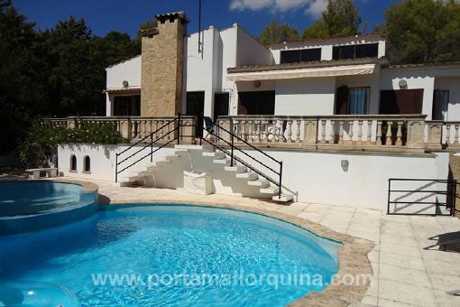 Villa in Esporles