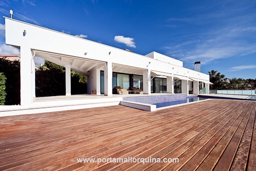 Villa in Bahia Azul