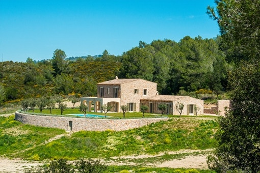 Freistehende Luxusfinca mit Pool als idealer Erholungsort