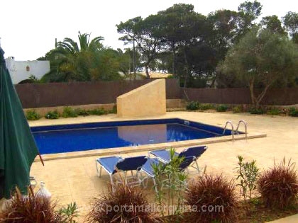 Pool und offene Terrassen