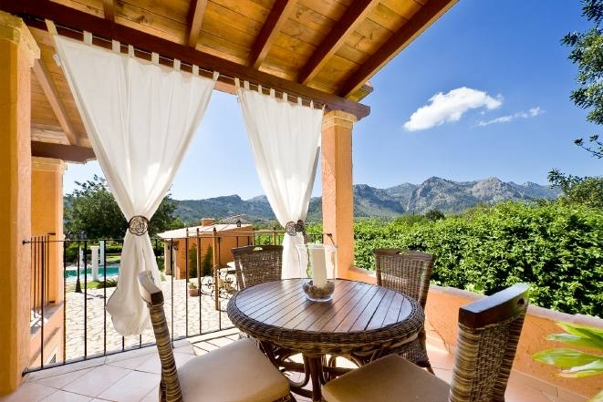 Exklusive Villa mit wunderschönem Bergblick in Bunyola.