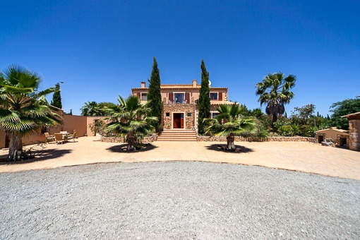 Großzügiges Finca-Anwesen mit herrlichem Weitblick und Gästehaus bei Felanitx