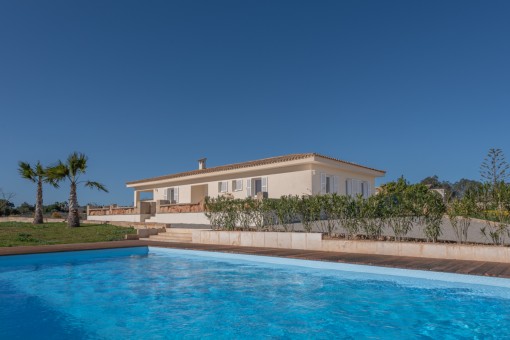 Modern renovierte Finca mit großzügigem Grundstück in Sa Marineta
