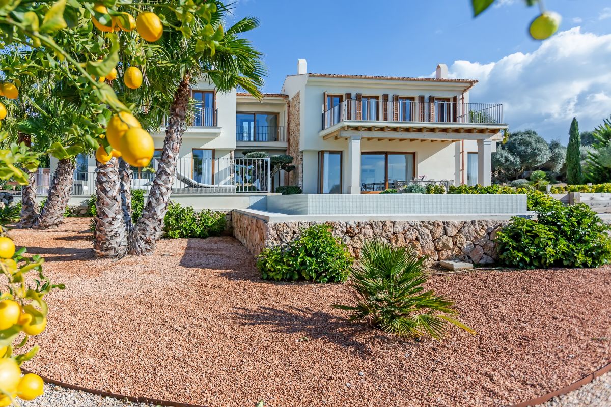 Designervilla in Son Gual mit Blick auf die Bucht von Palma