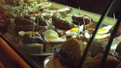 Dienstags bieten Bars in der Altstadt von Palma Pintxos ab 1 € an.