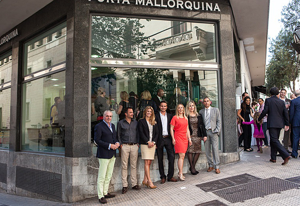 Die Porta Mallorquina Franchisepartner gratulierten ihrer Kollegin Ria Blum 