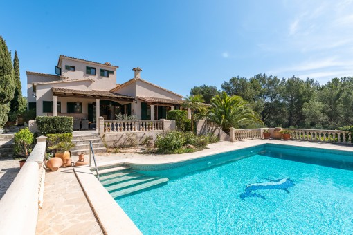 Wunderschönes Landhaus in Villenlage der Bucht von Cala Murada in unmittelbarer Strandnähe