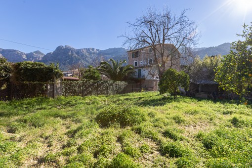 Mallorquinisches Haus mit großem Garten in Sóller