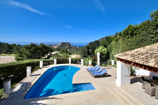 Großzügige Villa mit 4 Schlafzimmern, Pool und Panoramablick in Port d'Andratx