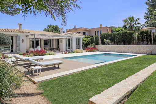Stylischer Luxus-Bungalow mit fantastischer Pool area und eigenem Chriringuito in Santa Ponsa