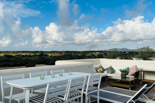 Wunderschöne Wohnung mit großer Dachterrasse, Gemeinschaftspool und herrlichem Panoramablick in Cala d'Or