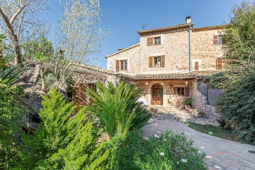 Traditionelle mallorquinische Finca in perfektem Zustand am Rande von Sóller