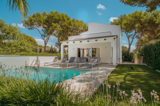 Traumhafte Villa im modernen Design mit Ferienvermietungslizenz in El Toro