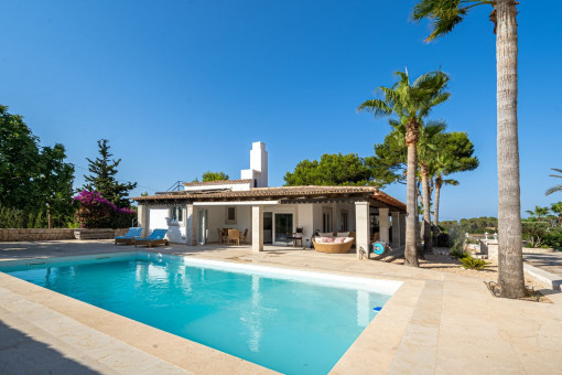 Ebenerdige modernisierte Finca mit Pool nahe des Strandes Playa de Muro