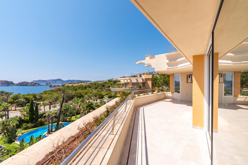 Hochwertig saniertes Penthouse mit Panoramameerblick und großzügiger Dachterrasse in Santa Ponsa