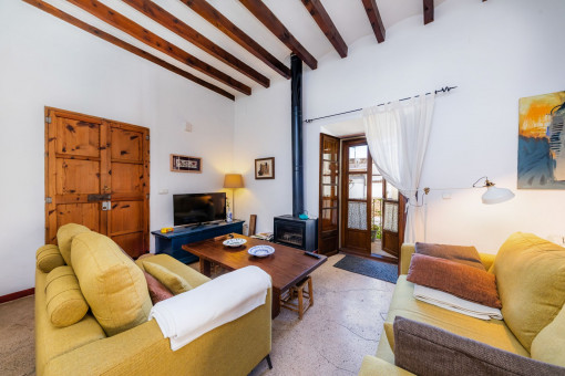 Typisches mallorquinisches Stadthaus mit Charme und Gewerbelokal in Artà