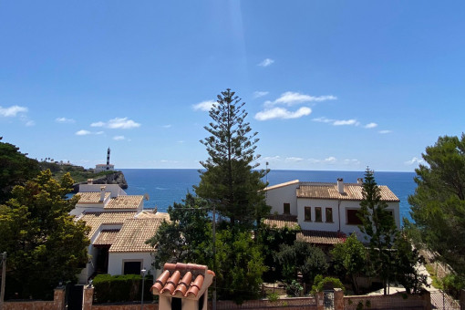 Mediterrane Villa mit viel Potential und großem Garten in zweiter Meereslinie von Porto Colom