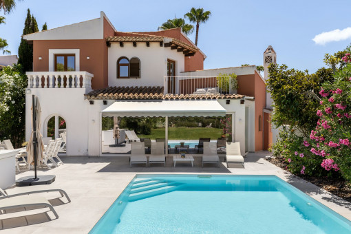 Mediterrane Villa im modernen Style direkt am Golfplatz von Nova Santa Ponsa