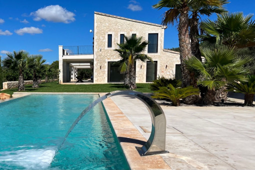 Beeindruckende Neubaufinca mit Pool und herrlichen Panoramablick nahe Mondragó