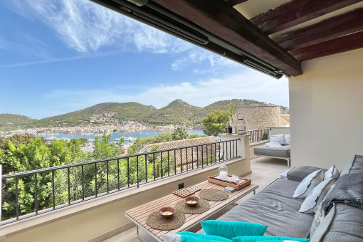 Großzügiges Apartment mit privater Terrasse und zauberhaftem Blick über den Hafen von Port d'Andratx