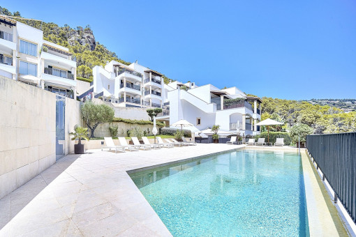 Designer-Gartenwohnung mit fantastischem Hafenblick in Port d’Andratx
