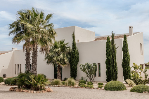 Modern Lifestyle - Einzigartiges Fincaanwesen mit Pool und Ferienvermietungslizenz nahe Ses Salines