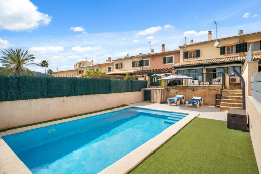 Charmantes Stadthaus in Selva mit privatem Pool und Garage