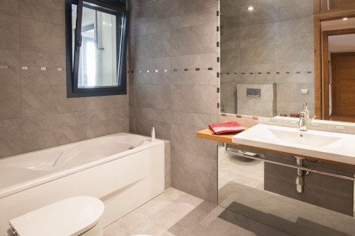 Zweites Badezimmer