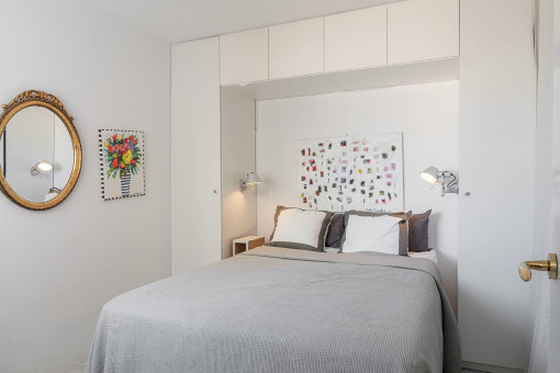 Eins der drei Schlafzimmer 