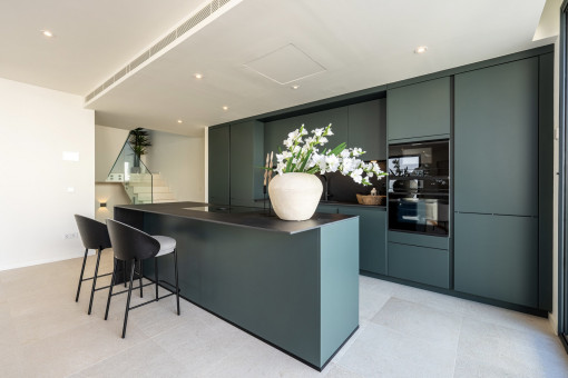 Exklusives Neubau-Eckhaus in Portixol mit privater Dachterrasse, Pool und Meerblick