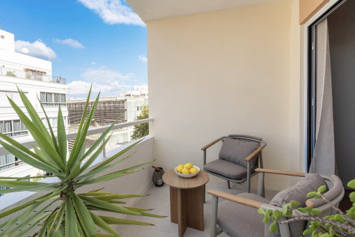 Überdachte Terrasse mit Weitblick