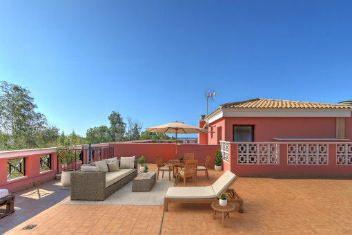 Strandnahes Penthouse in Ciudad Jardín mit privater Dachterrasse und Meerblick