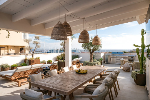 Dachterrasse mit Überdachung