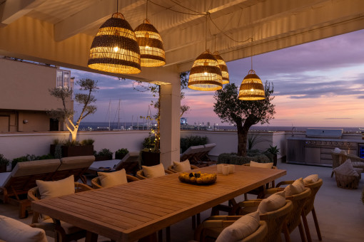 Dachterrasse bei Nacht