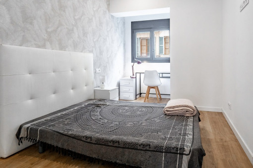 Eines von 2 Schlafzimmern